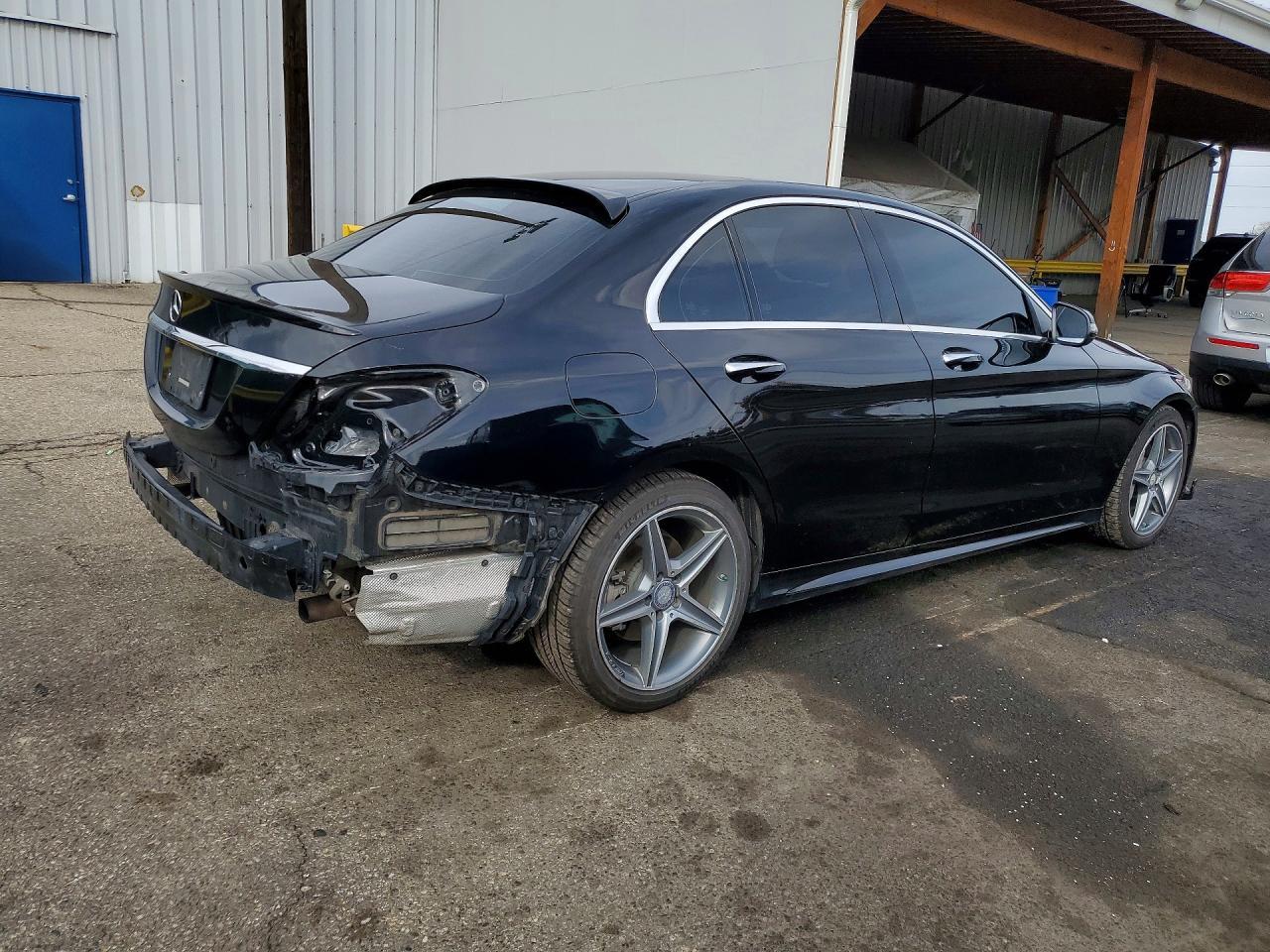 2016 Mercedes-Benz C 300 4Matic - Image 3