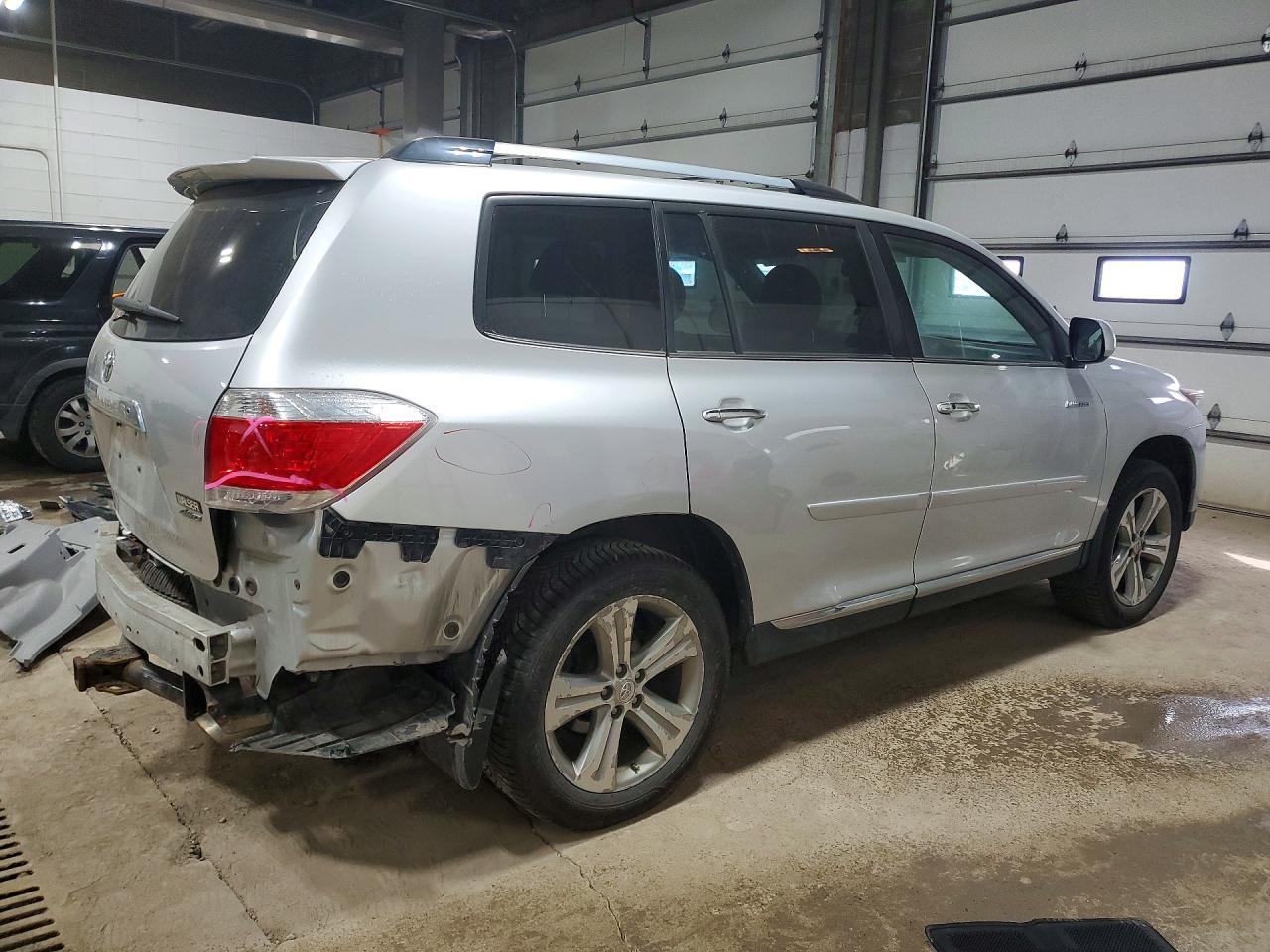 2012 Toyota Highlander Limited - Image 3