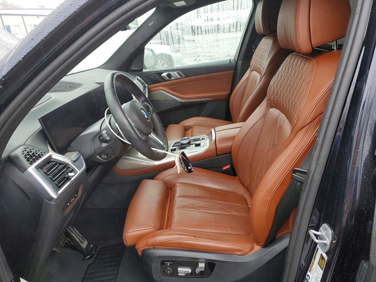 2025 BMW X7 M60I - Фото 7