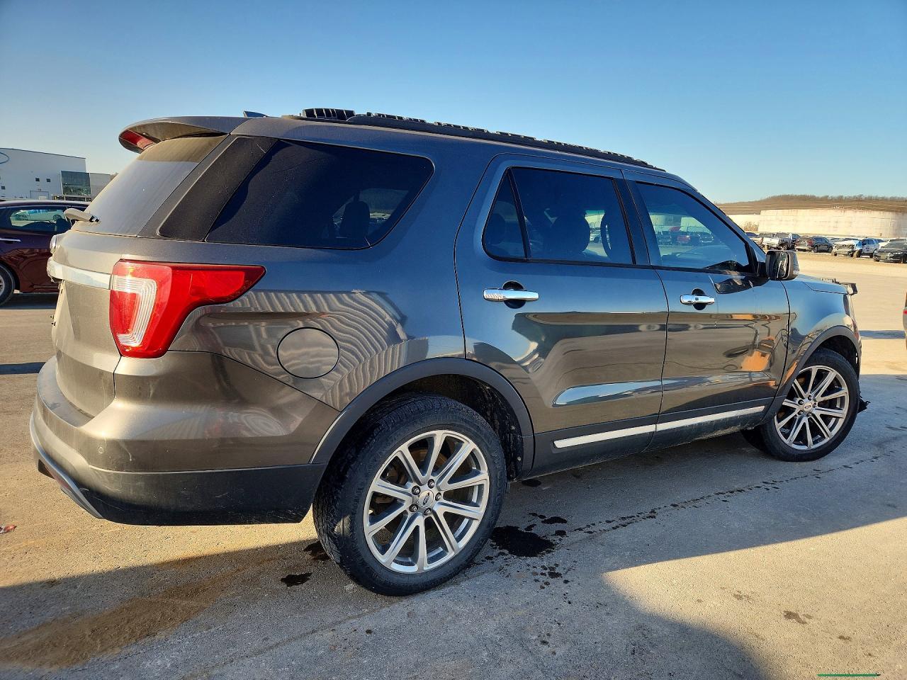 2016 Ford Explorer Limited - Image 3