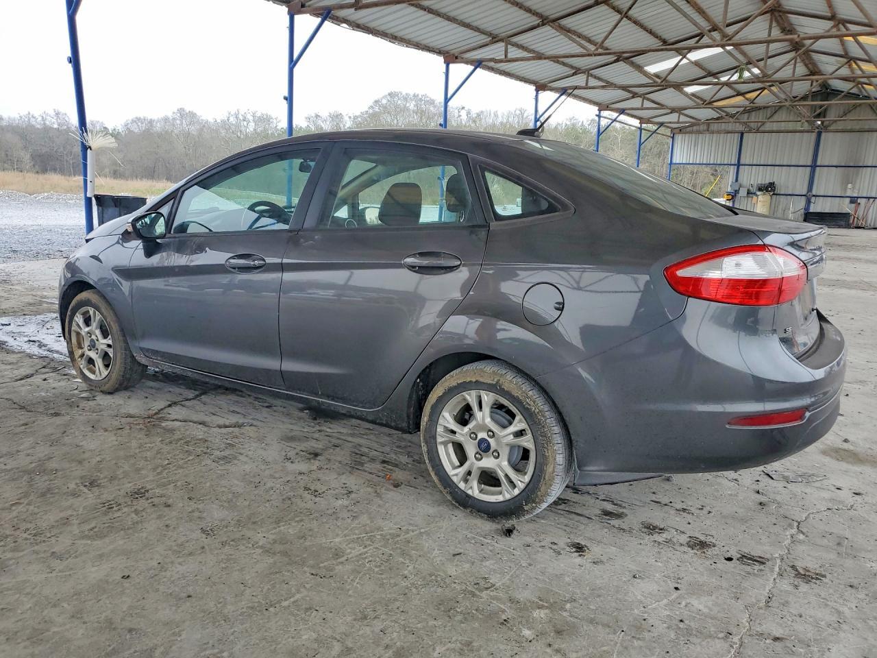 2016 Ford Fiesta Se - Фото 2