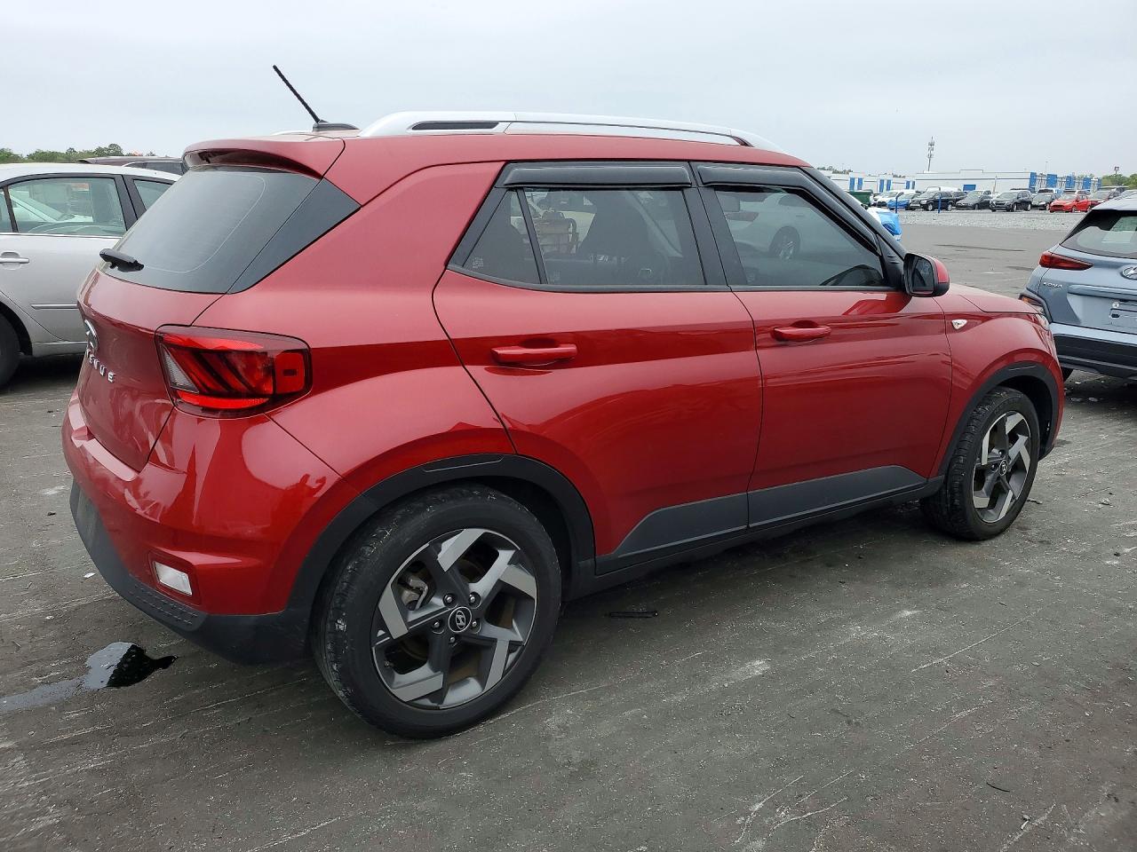 2023 Hyundai Venue Sel - Image 3