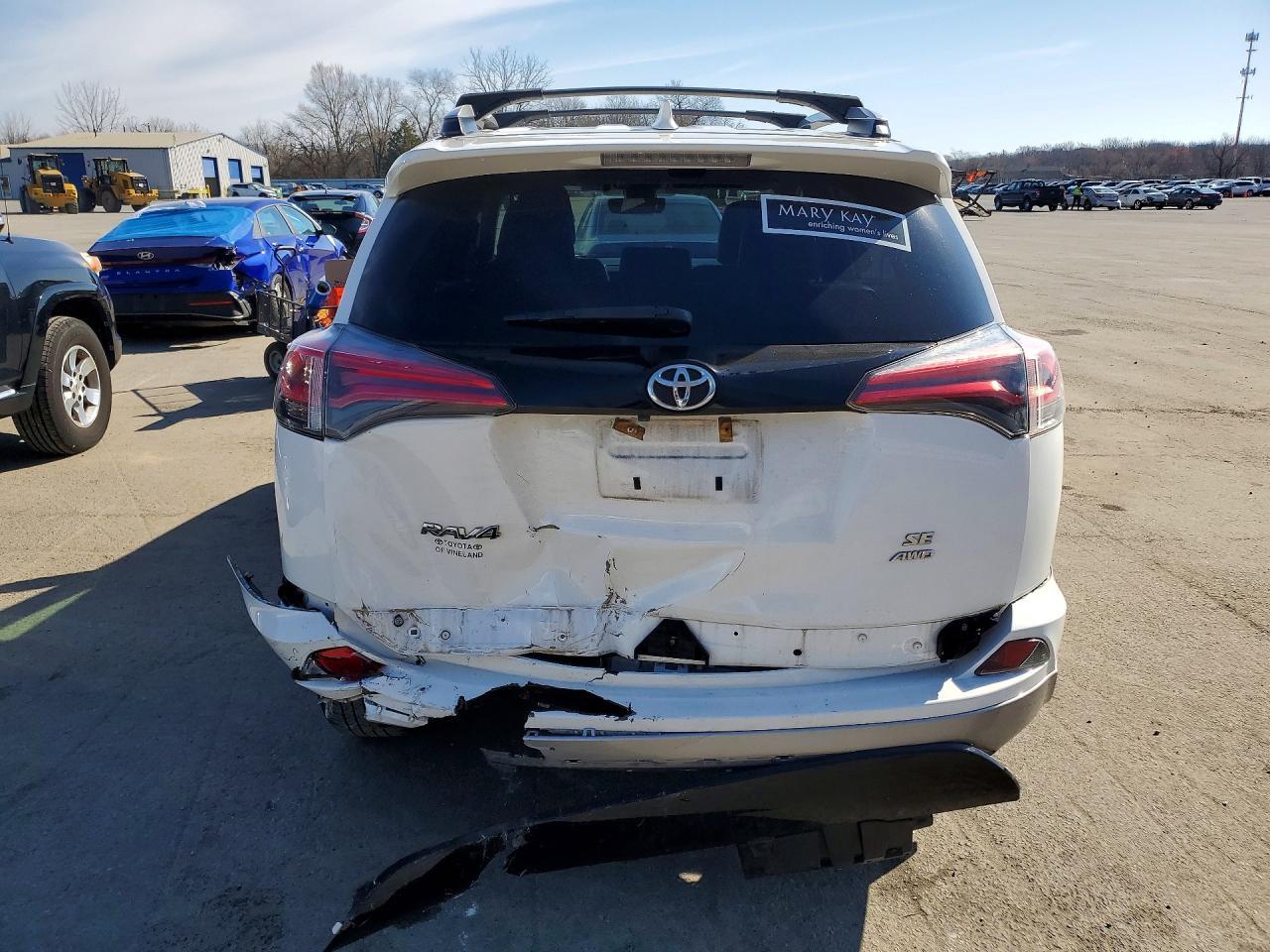 2018 Toyota Rav4 Se - Image 6