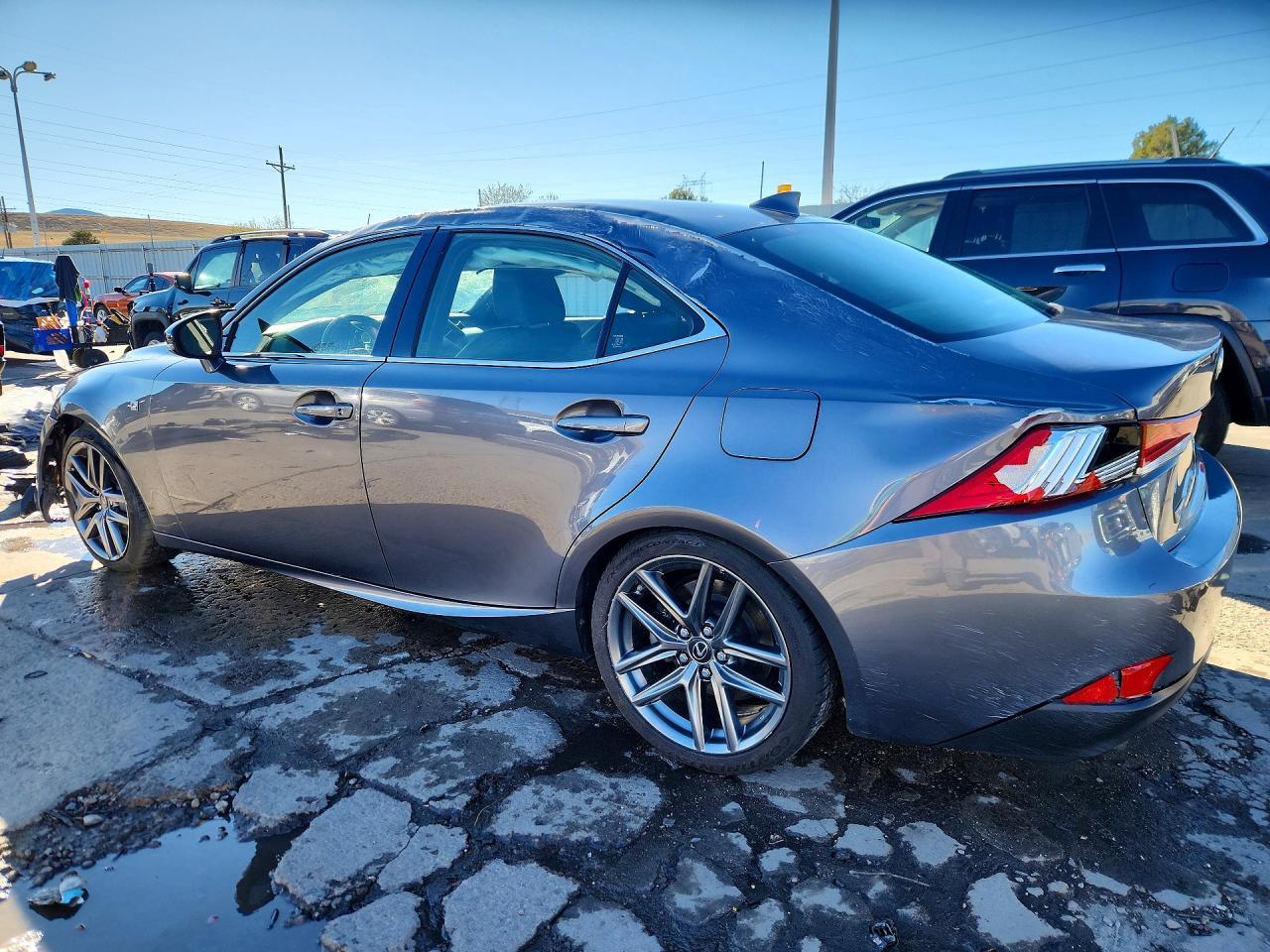 2017 Lexus Is 300 Base - Фото 2