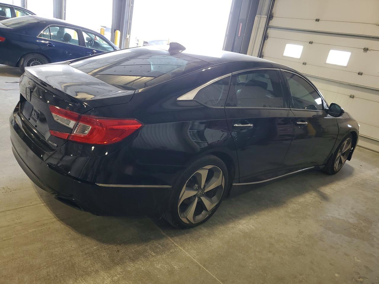 2018 Honda Accord Touring - Фото 3