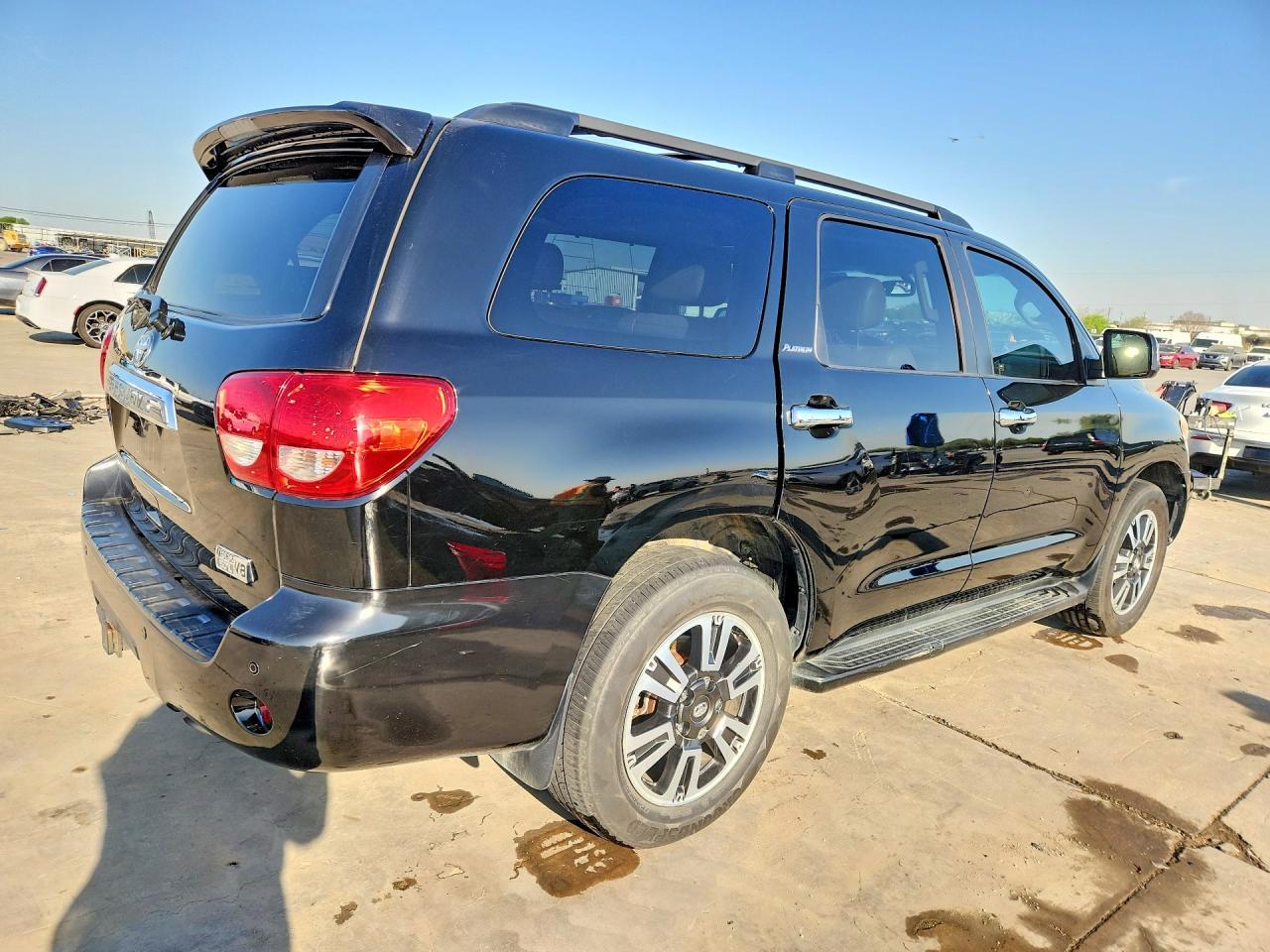 2011 Toyota Sequoia Platinum - Image 3
