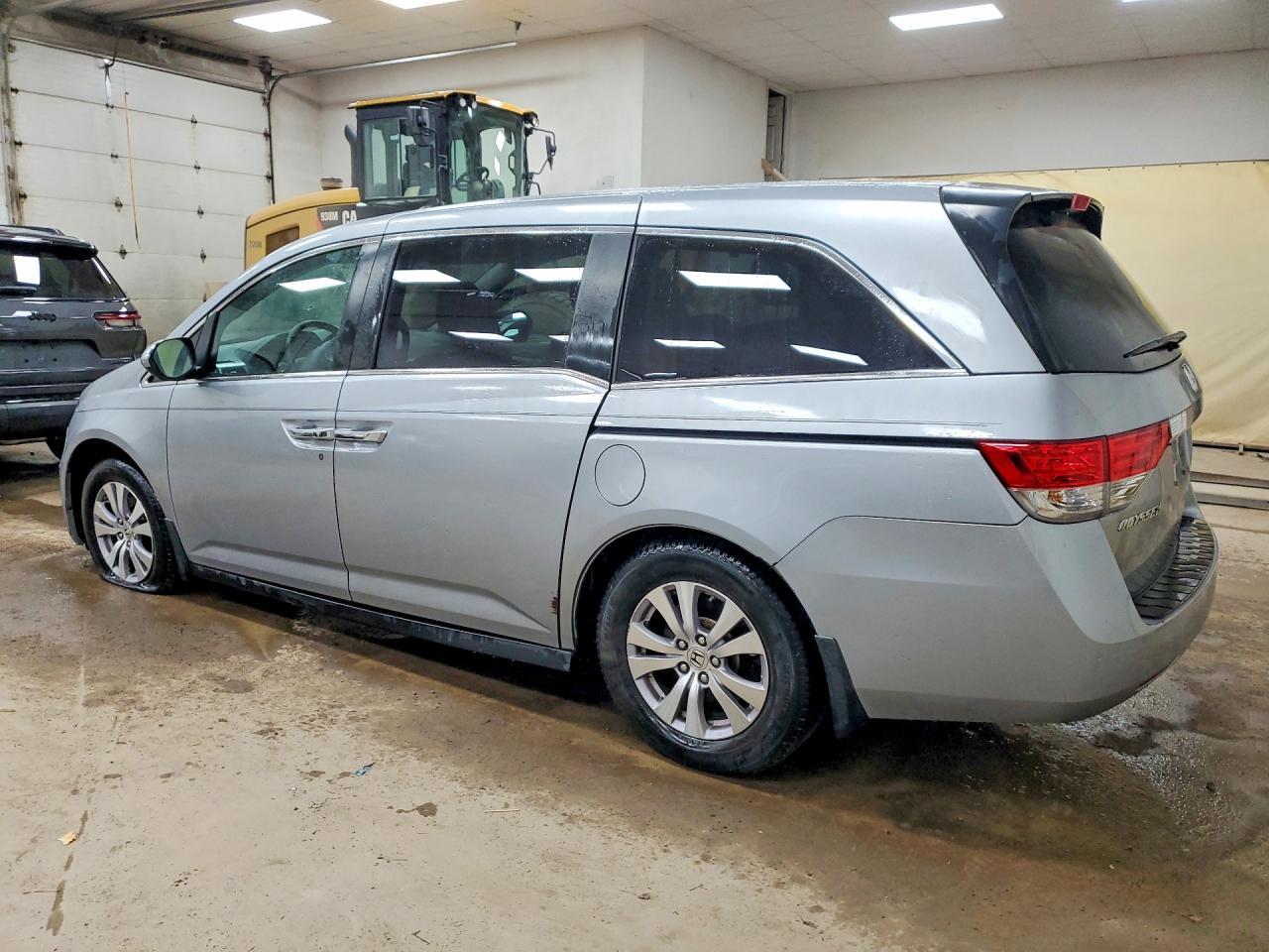 2016 Honda Odyssey Ex - Image 2