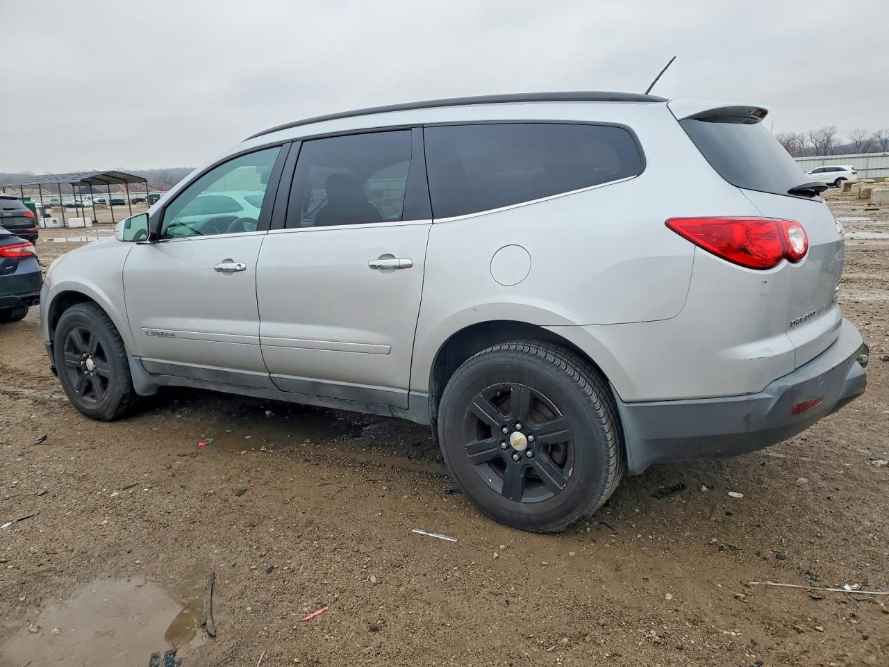 2009 Chevrolet Traverse Lt - Image 2