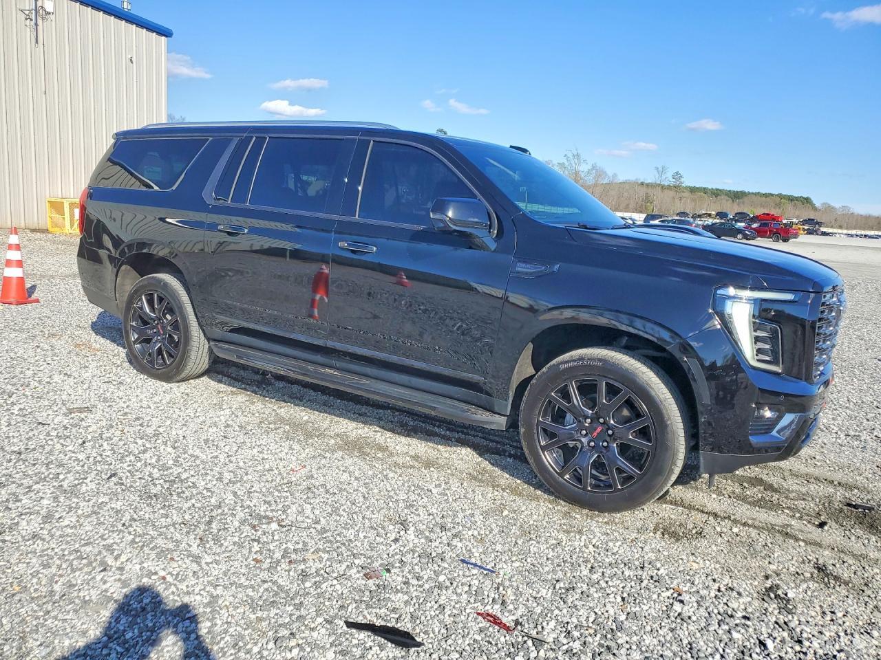 2025 GMC Yukon - Фото 4