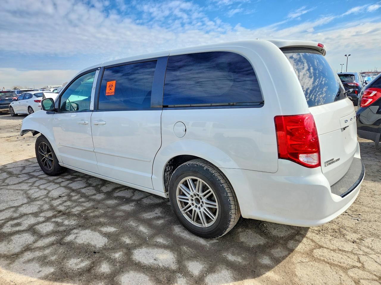 2015 Dodge Grand Caravan Sxt - Image 2