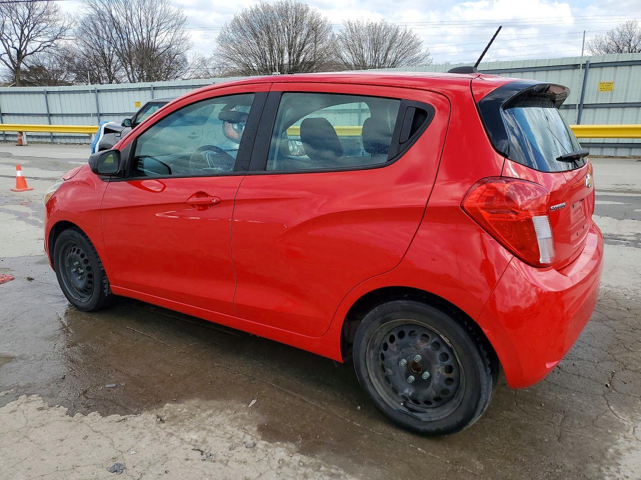2018 Chevrolet Spark Ls - Фото 2