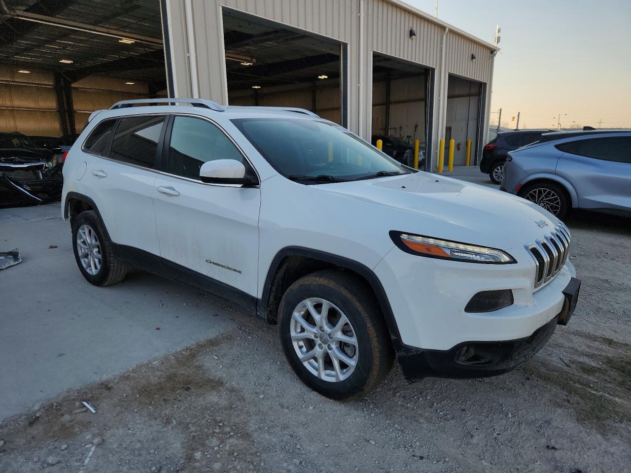 2015 Jeep Cherokee Latitude - Image 4