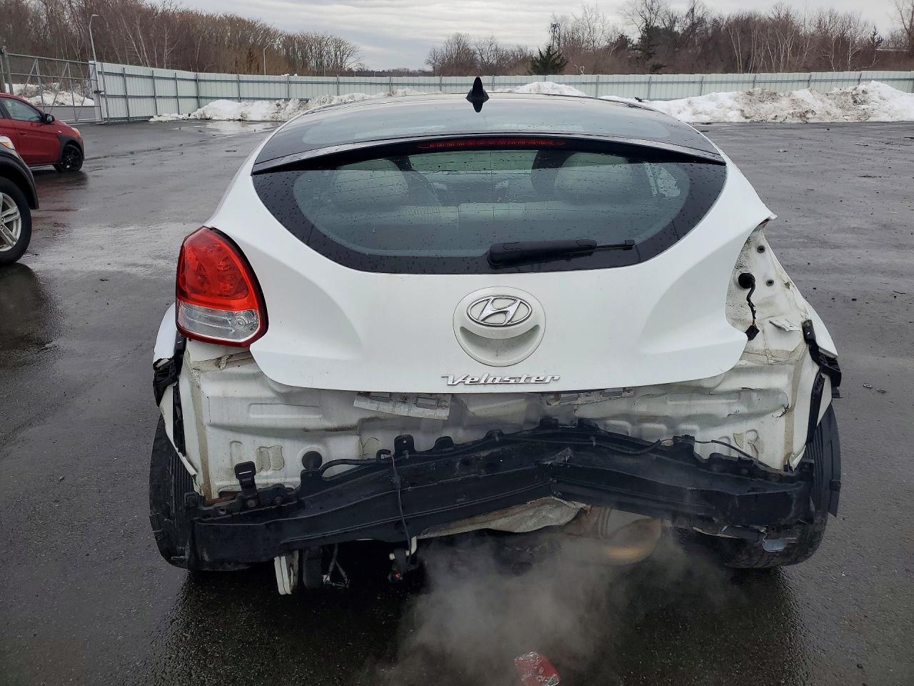 2013 Hyundai Veloster Base - Фото 6