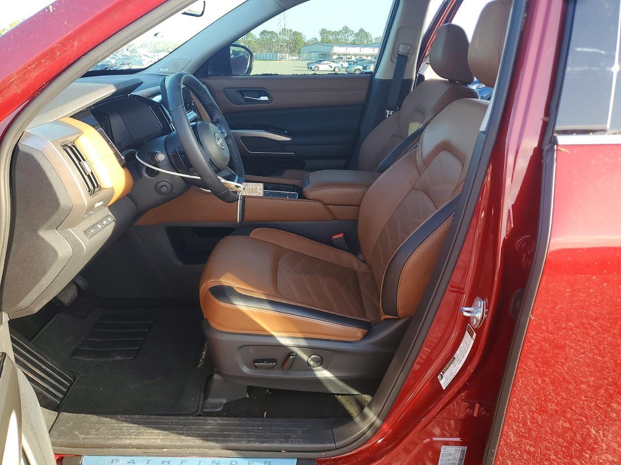 2025 Nissan Pathfinder Platinum - Фото 7