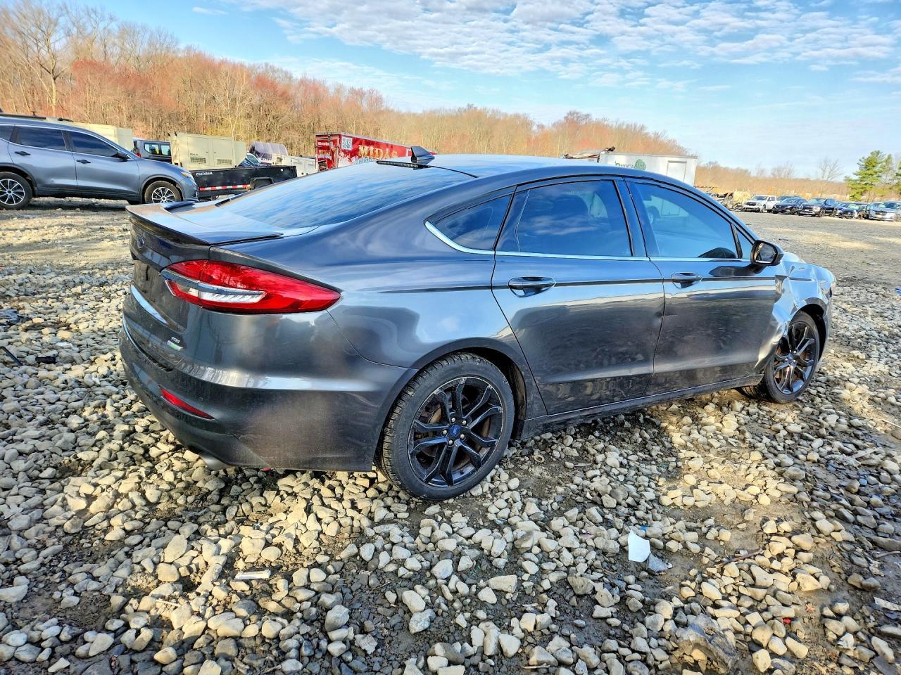 2019 Ford Fusion Se - Фото 3