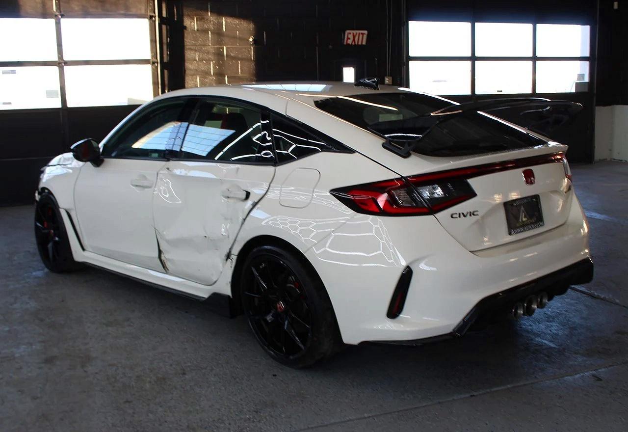 2025 Honda Civic Type-R - Image 4