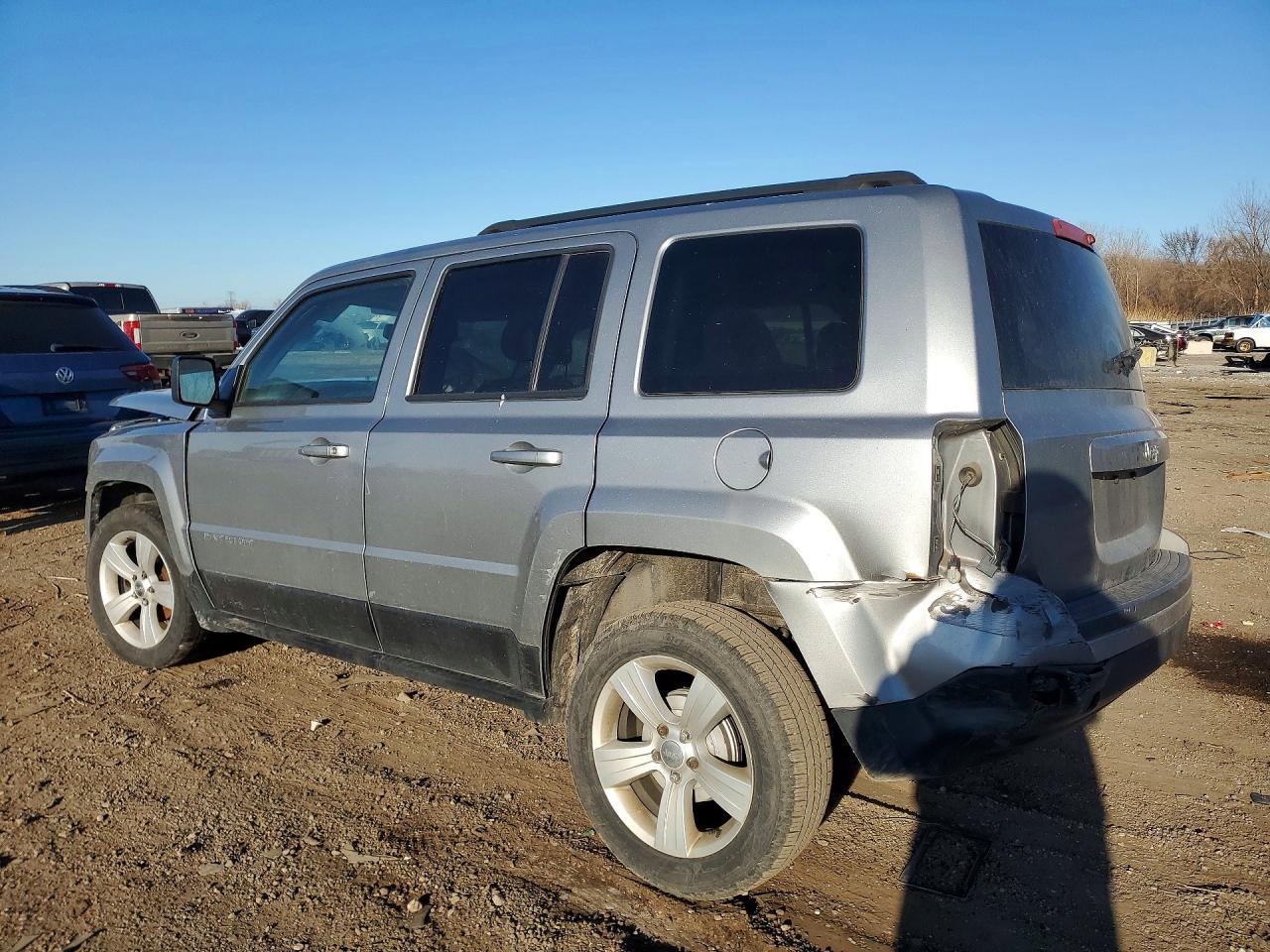 2016 Jeep Patriot Latitude - Фото 2