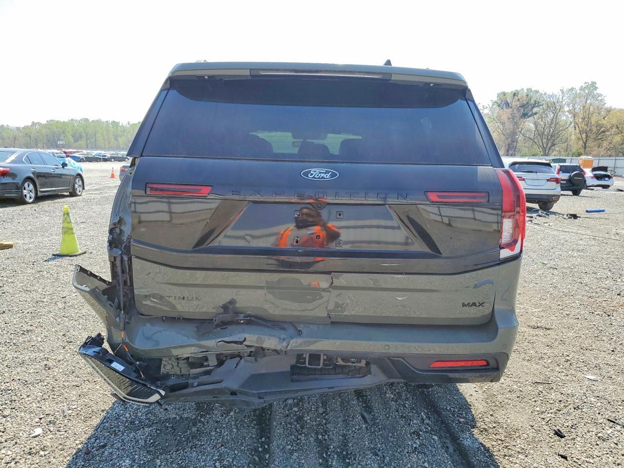 2025 Ford Expedition Max Platinum - Image 6