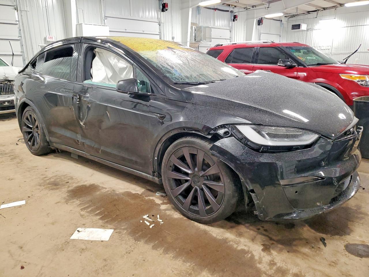 2022 Tesla Model X - Image 4