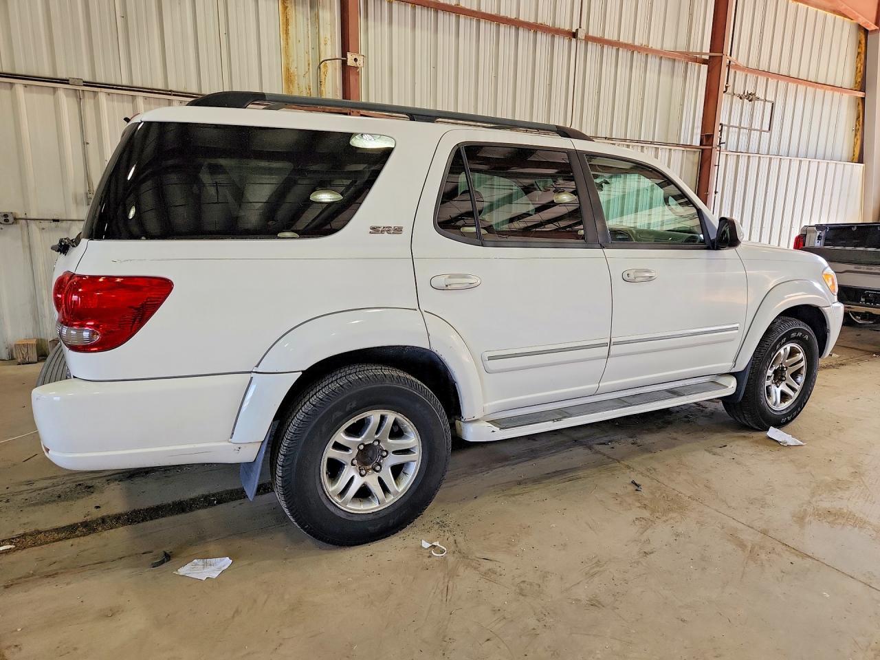 2005 Toyota Sequoia Sr5 - Image 3