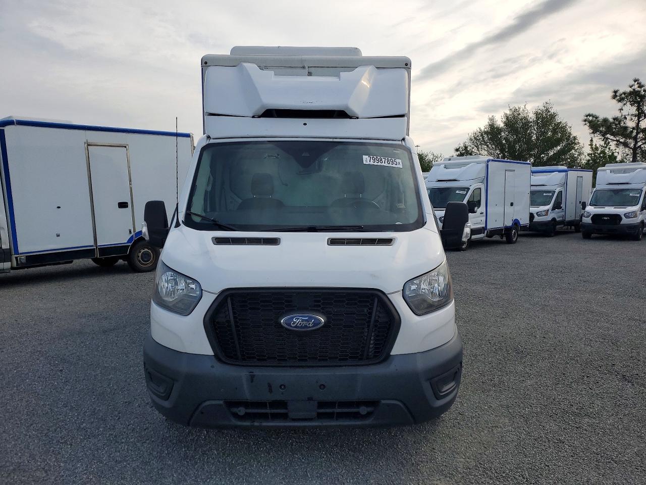 2020 Ford Transit Delivery Truck - Фото 5