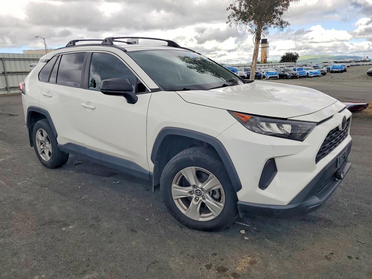 2021 Toyota Rav4 Le - Image 4
