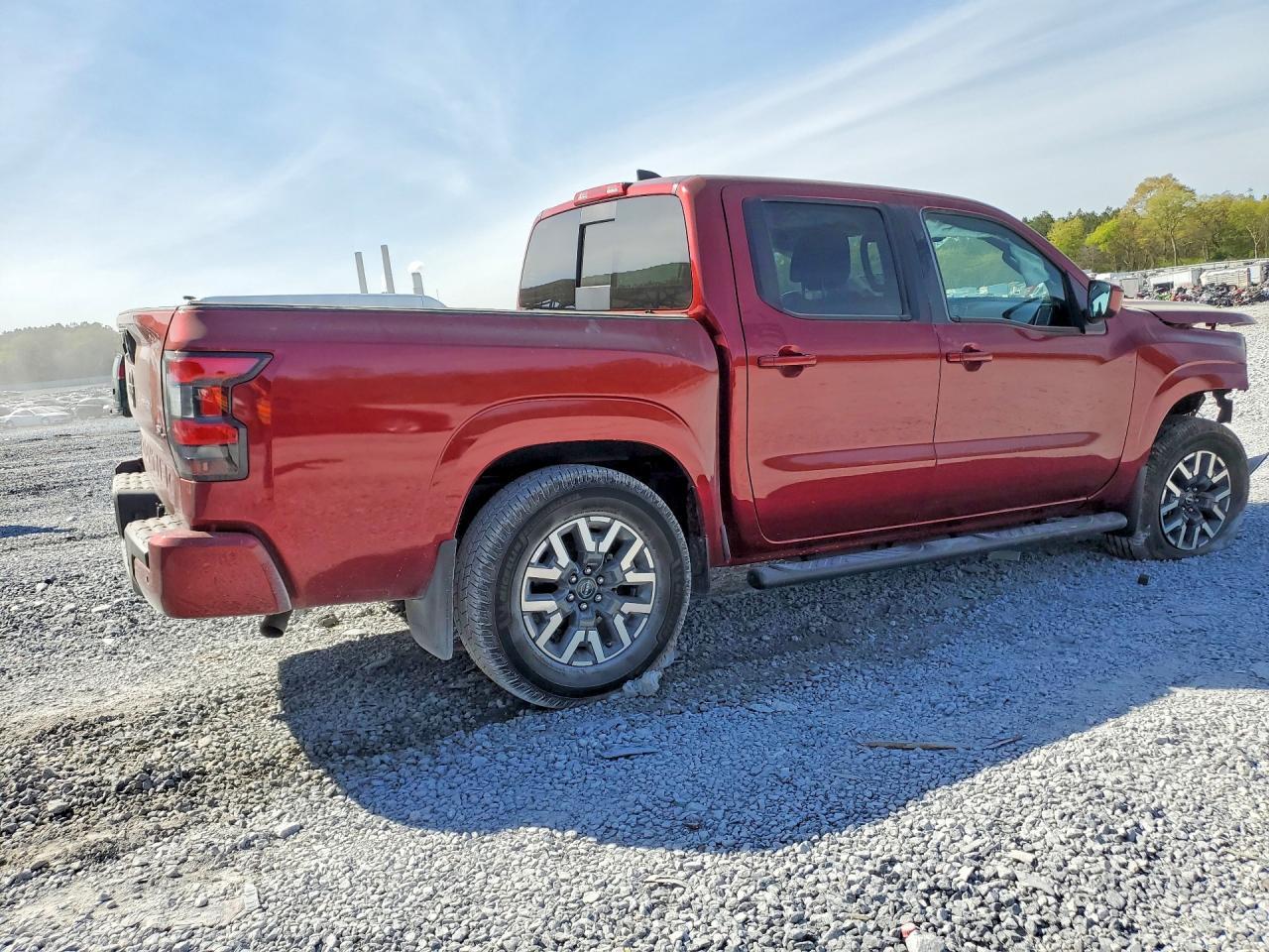 2024 Nissan Frontier Sl - Image 3