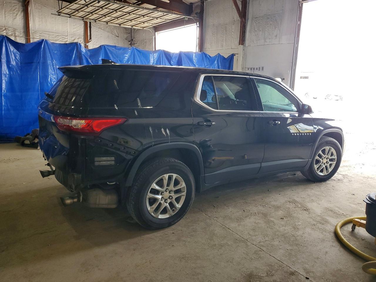 2019 Chevrolet Traverse Ls - Фото 3