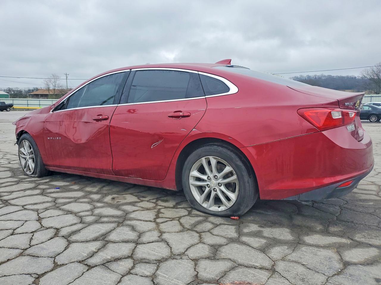 2017 Chevrolet Malibu Lt - Image 2
