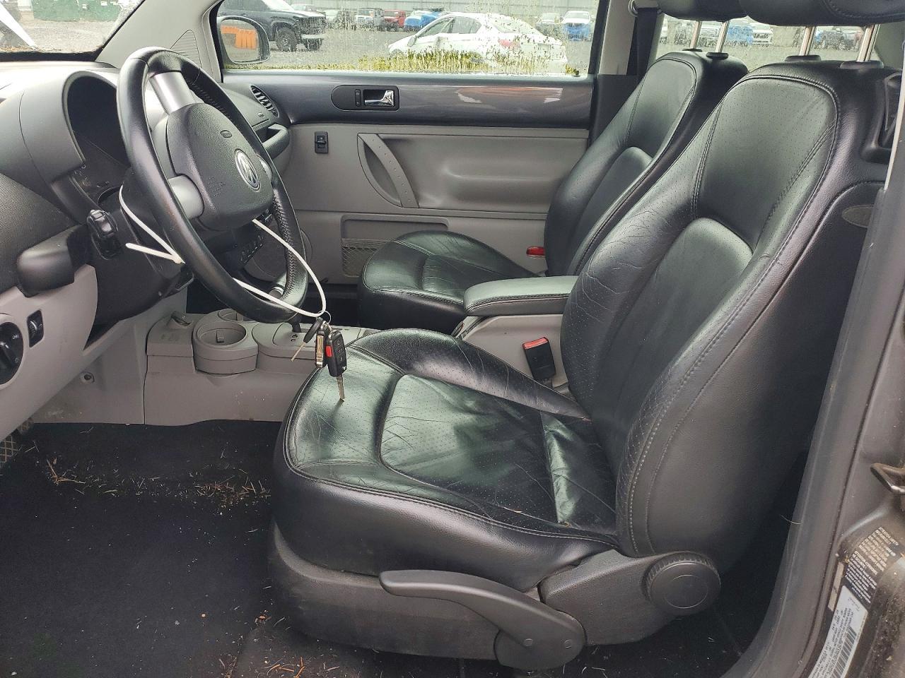 2016 Volkswagen Beetle - Image 7