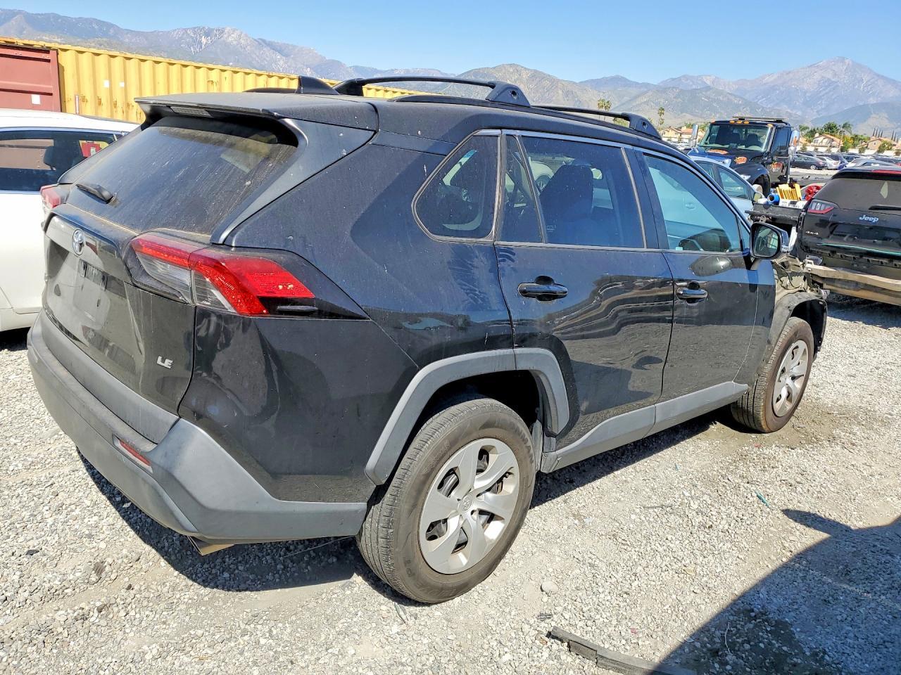 2020 Toyota Rav4 Le - Фото 3