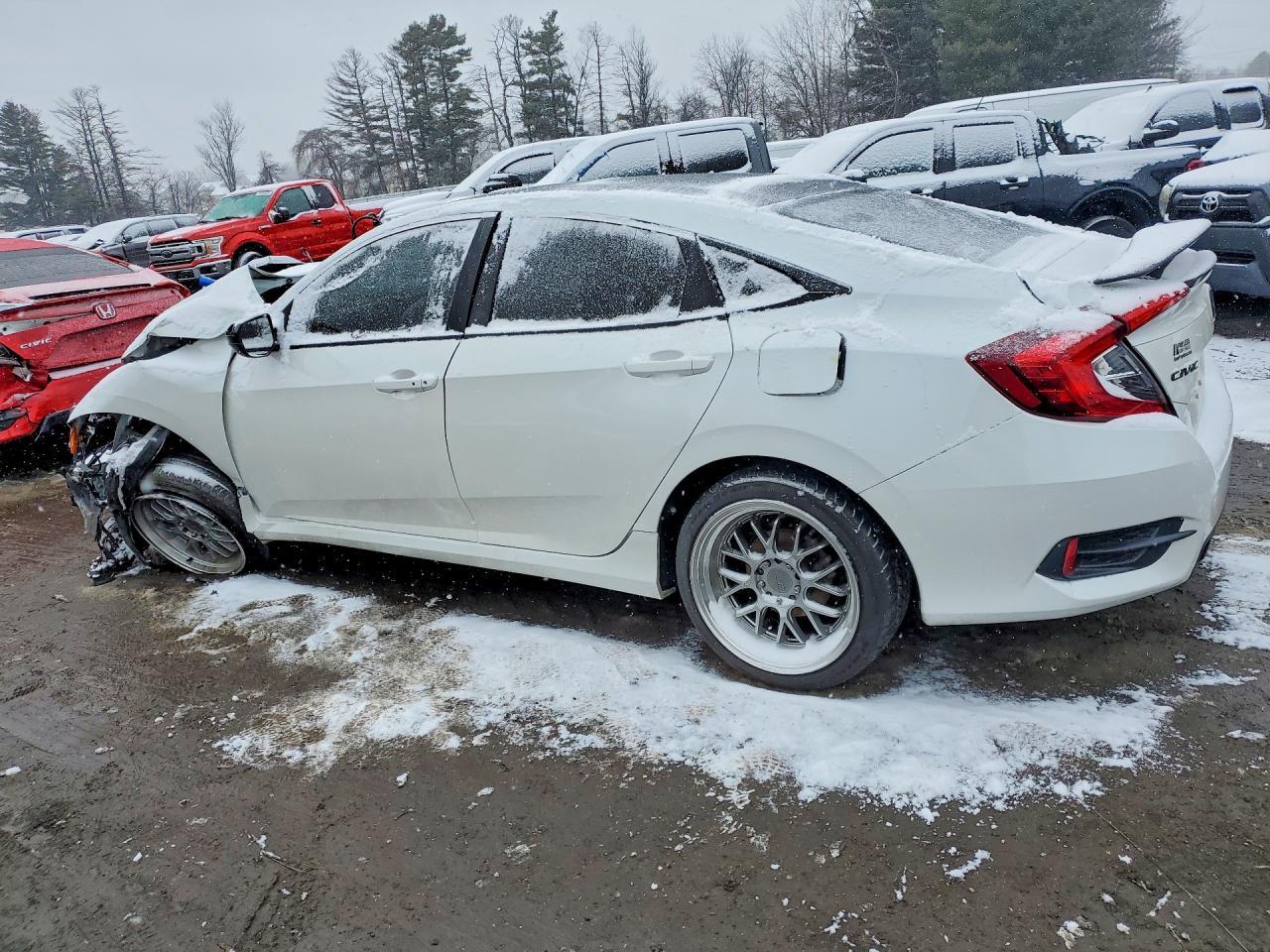 2020 Honda Civic Sport - Фото 2