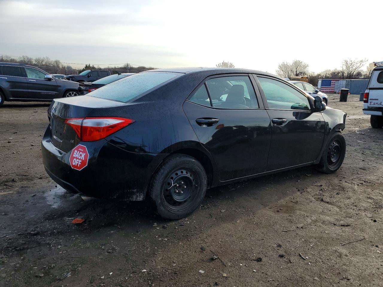 2015 Toyota Corolla Le - Фото 3