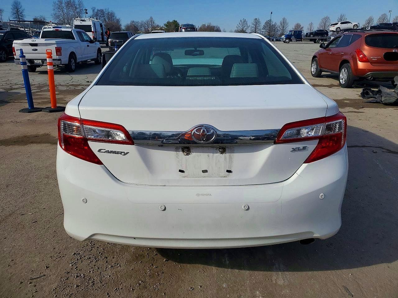 2013 Toyota Camry Xle - Image 6