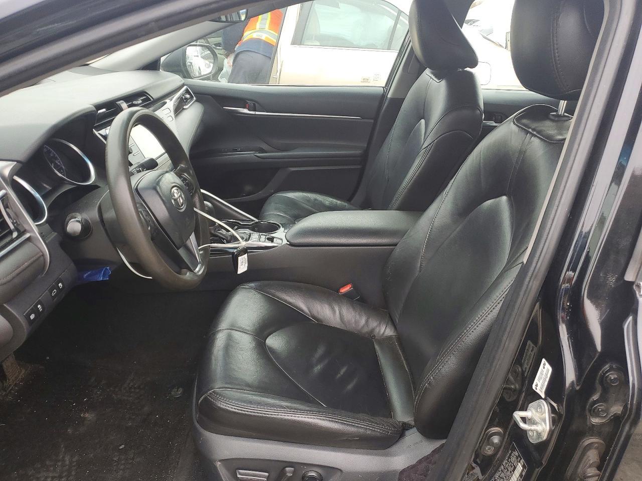 2018 Toyota Camry Hybrid Le - Image 7