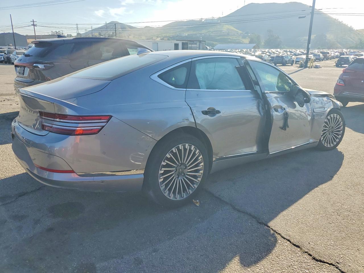 2023 Genesis G80 - Фото 3