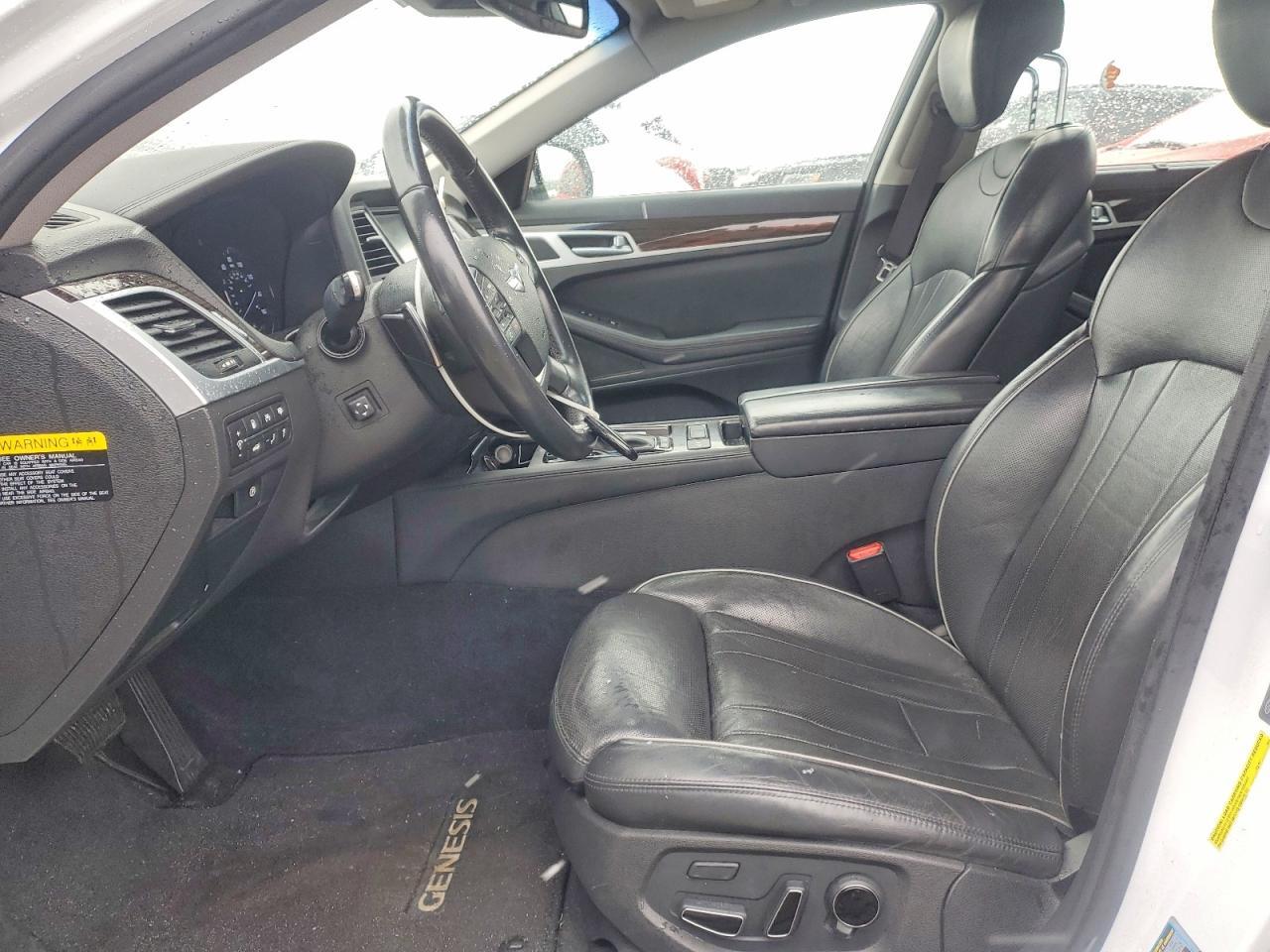 2015 Hyundai Genesis 3.8L - Фото 7