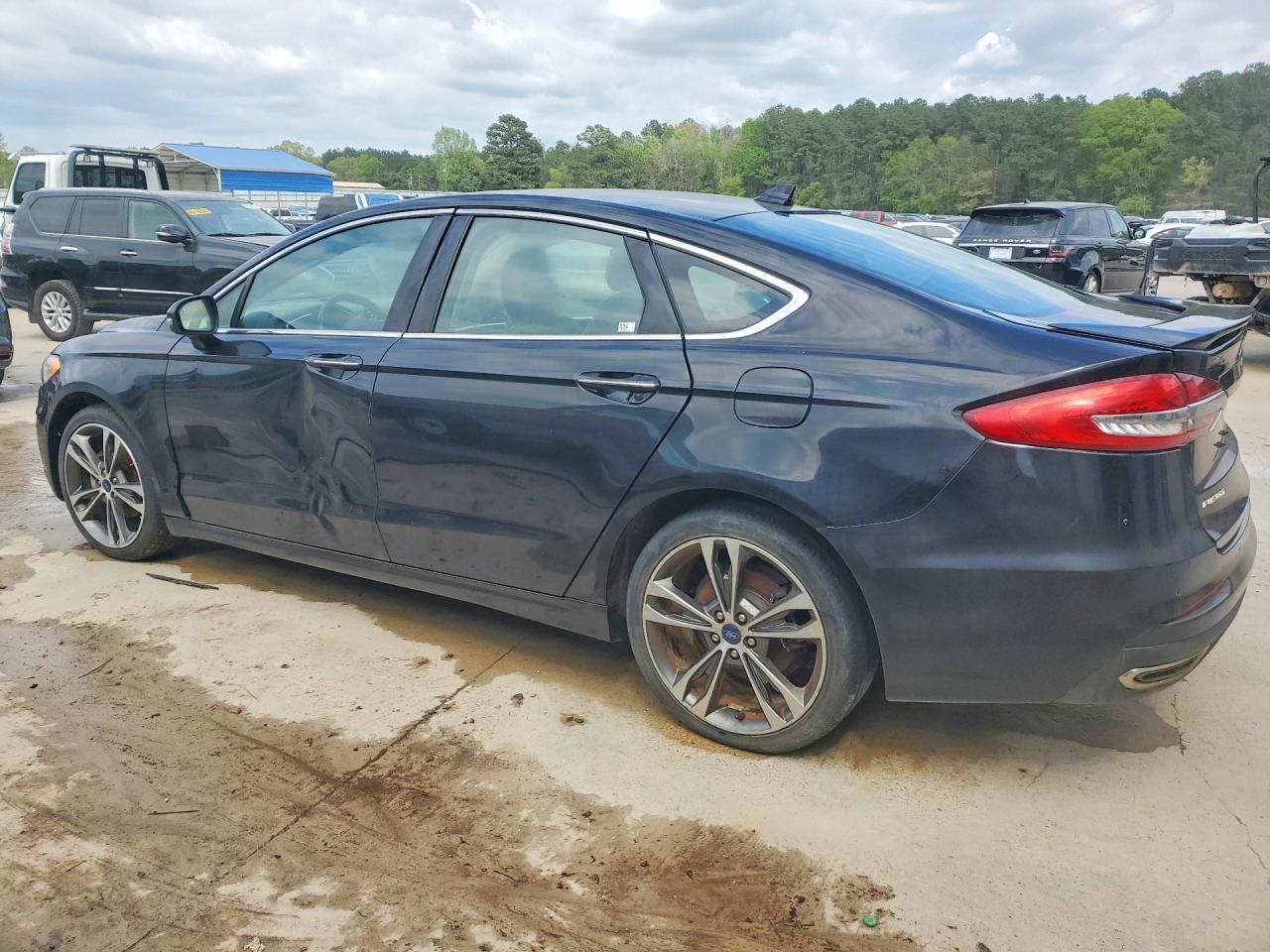 2019 Ford Fusion Titanium - Фото 2