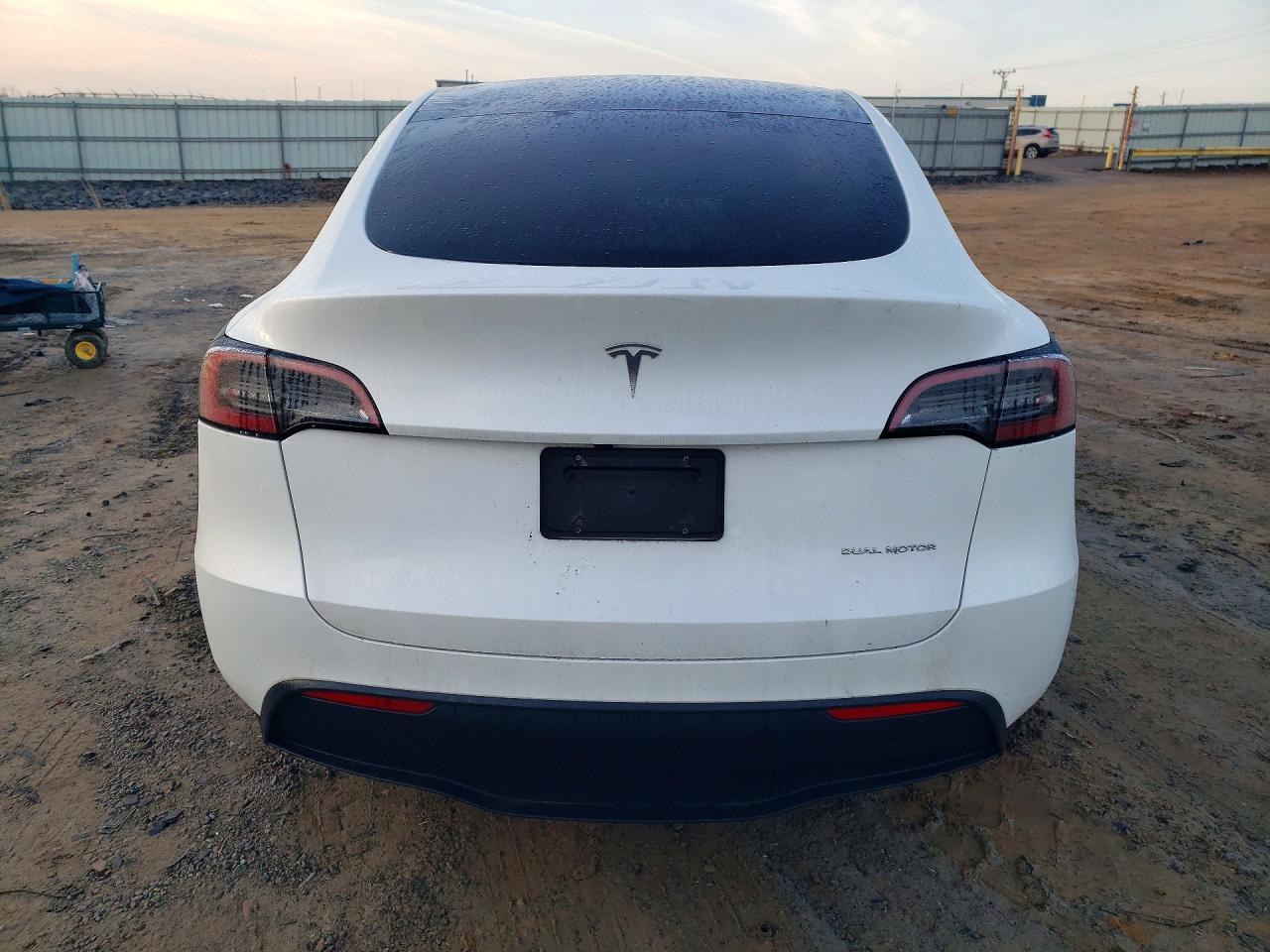 2024 Tesla Model Y - Фото 6
