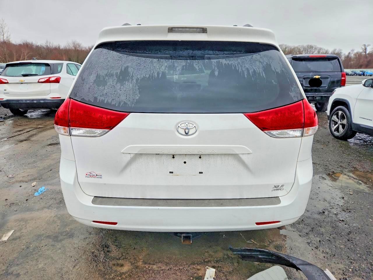 2012 Toyota Sienna Xle 7-Passenger - Фото 6