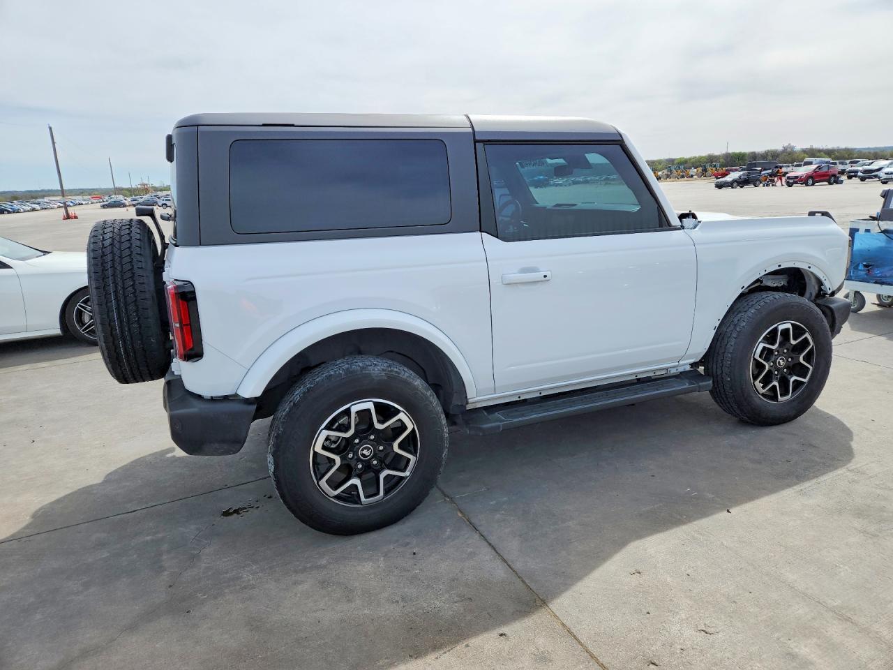 2022 Ford Bronco Base - Фото 3
