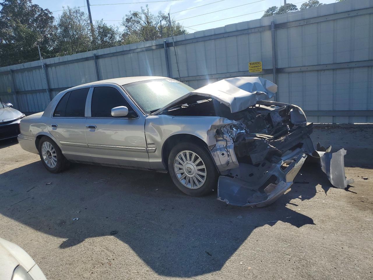2009 Mercury Grand Marquis Ls - Image 4