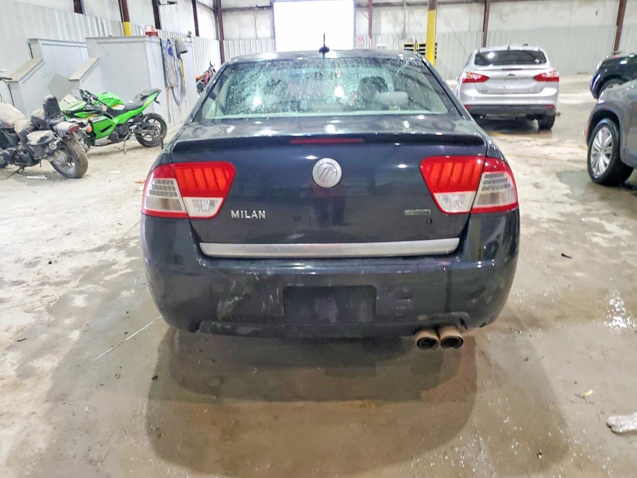 2010 Mercury Milan - Image 6