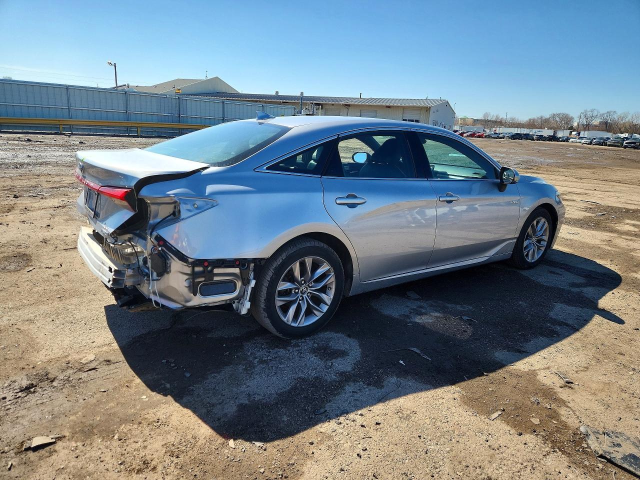 2019 Toyota Avalon Hybrid Xle - Image 3