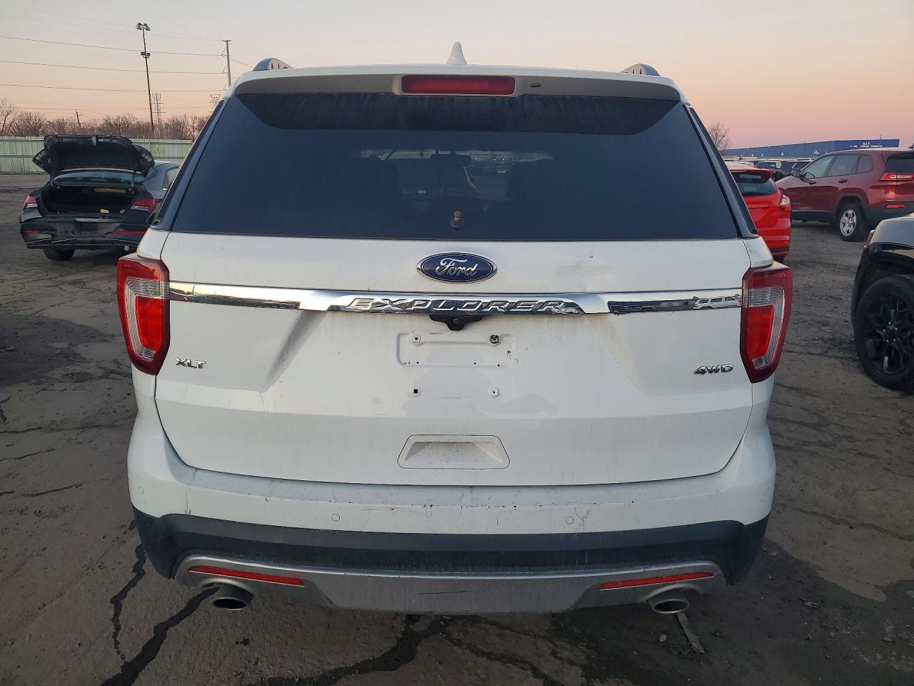 2016 Ford Explorer Xlt - Фото 6