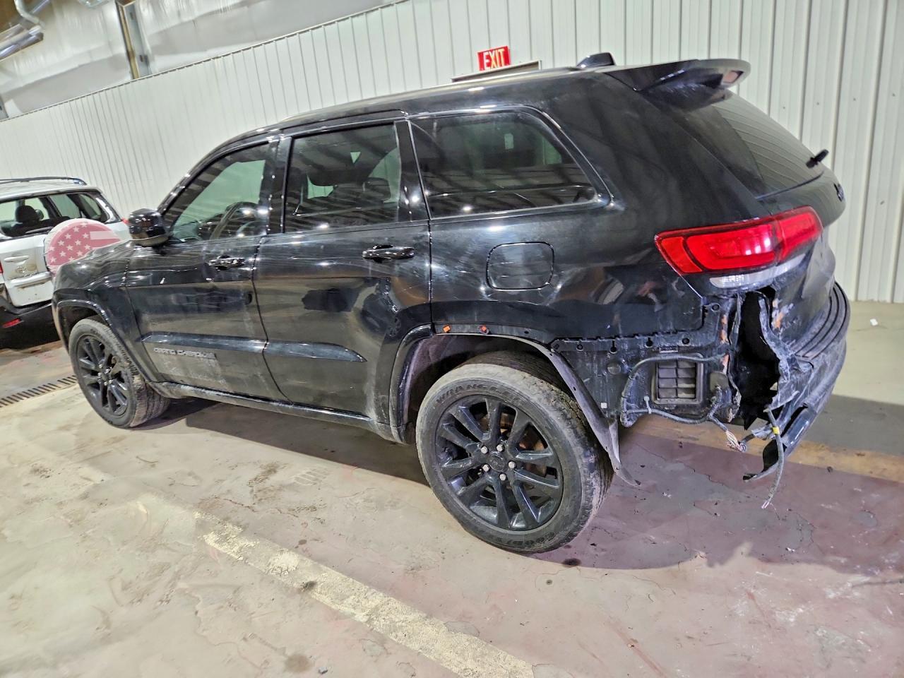 2019 Jeep Grand Cherokee Laredo - Image 2