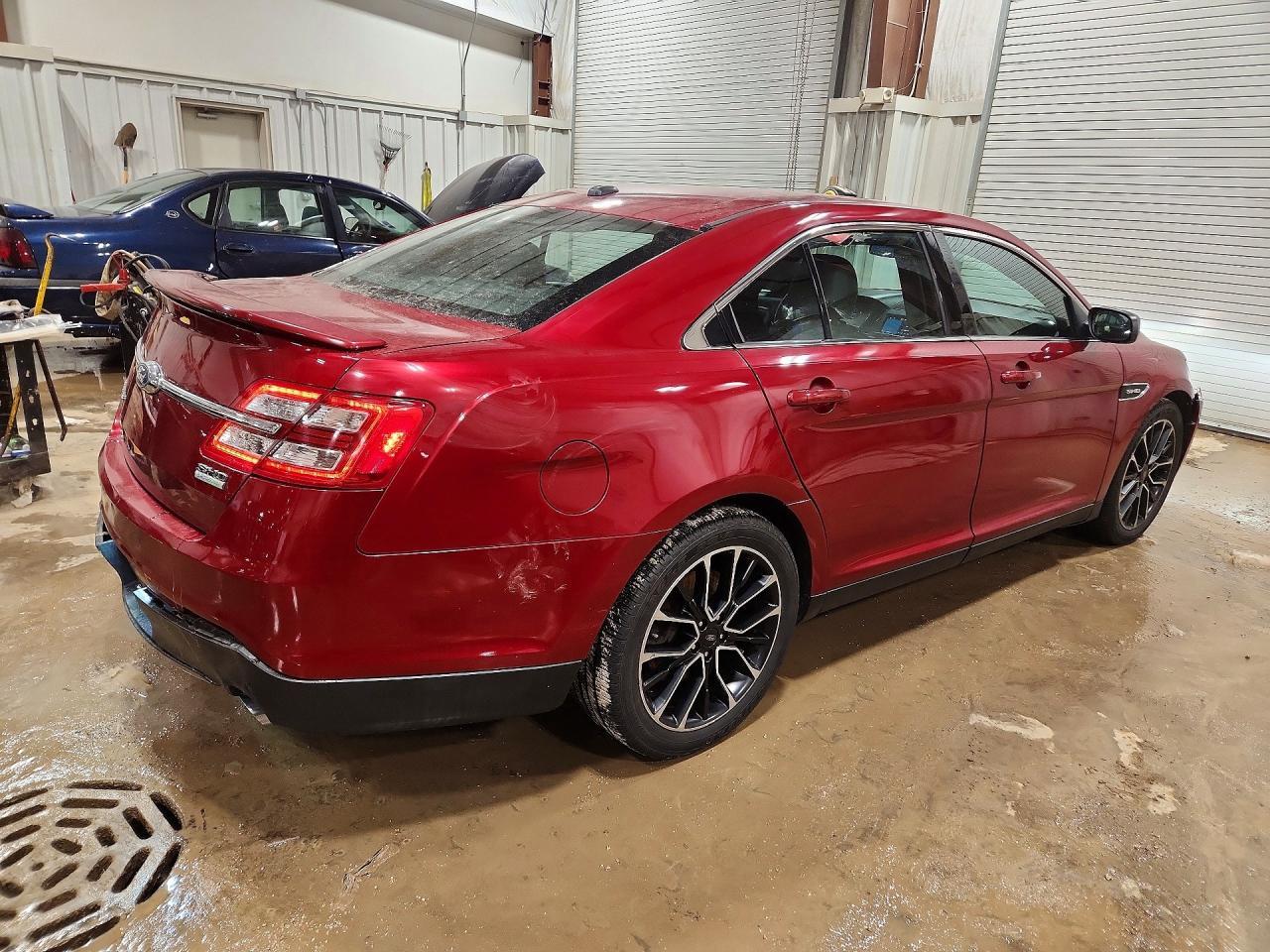 2017 Ford Taurus Sho - Фото 3