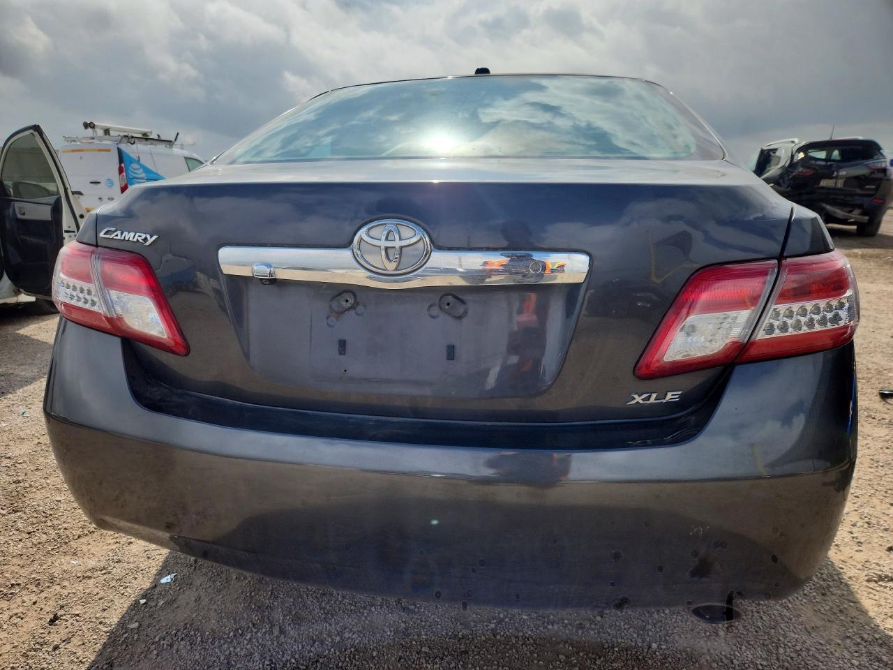 2011 Toyota Camry Xle - Image 6