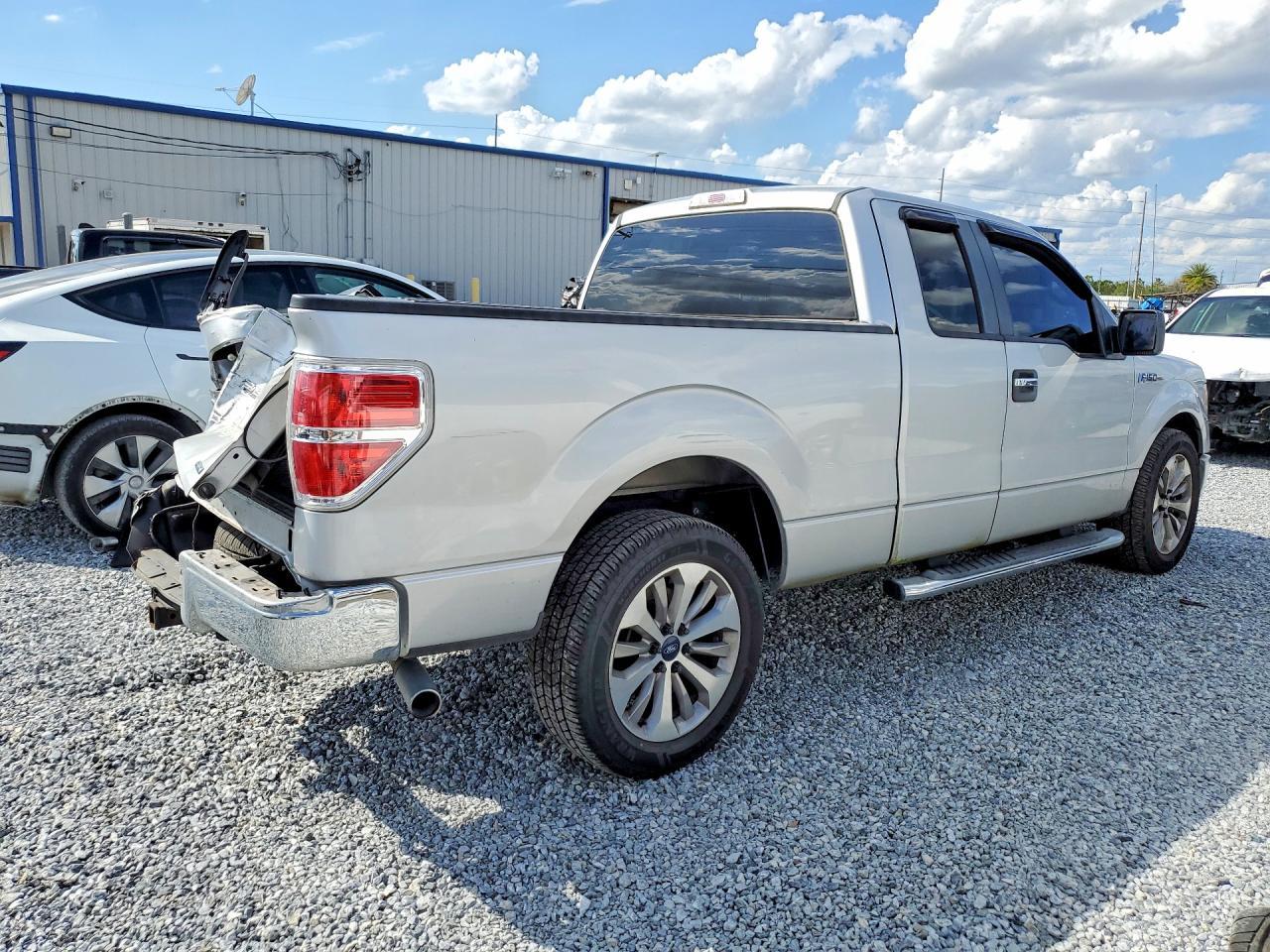 2014 Ford F150 Super Cab - Image 3