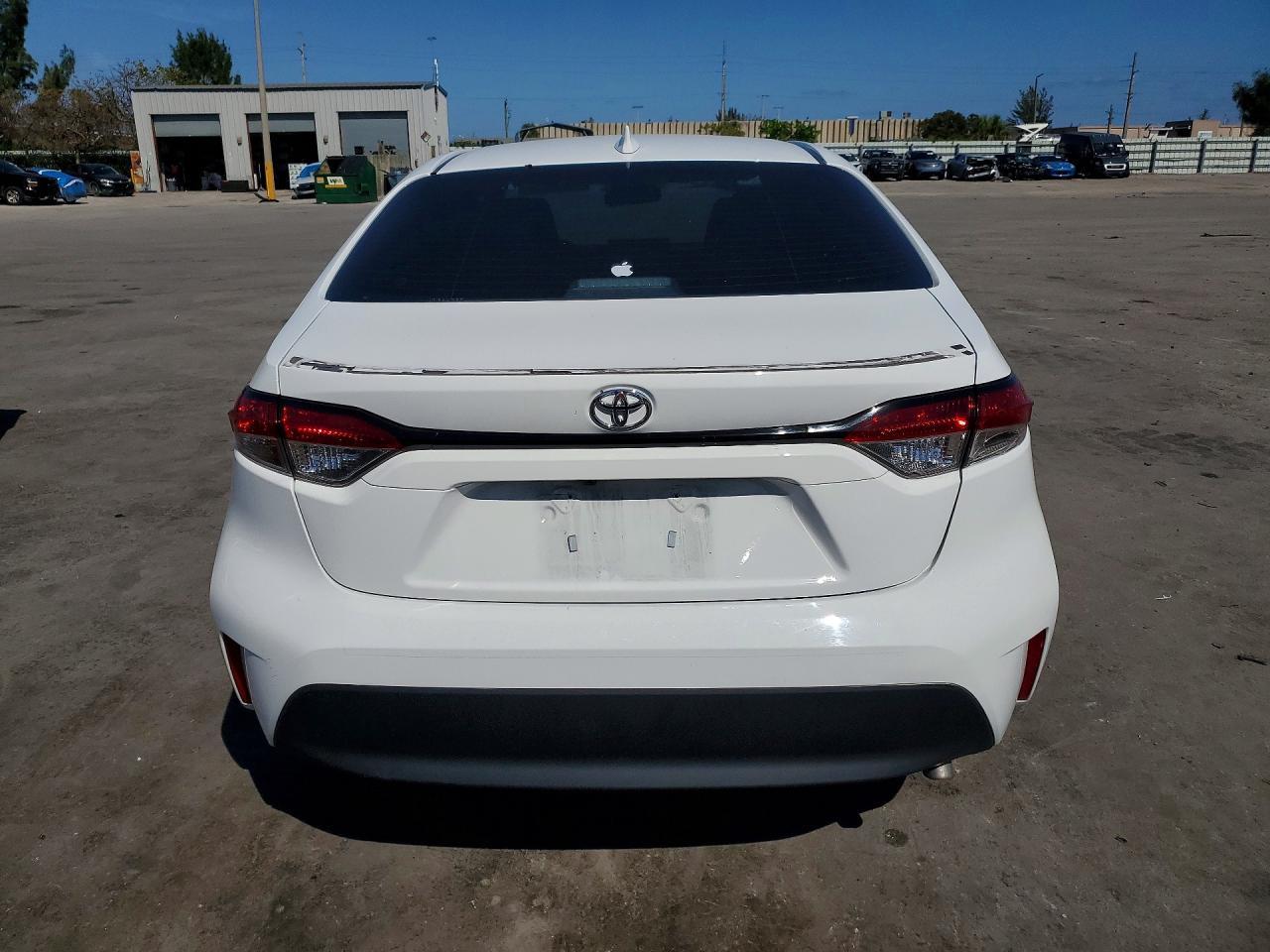2024 Toyota Corolla Le - Image 6